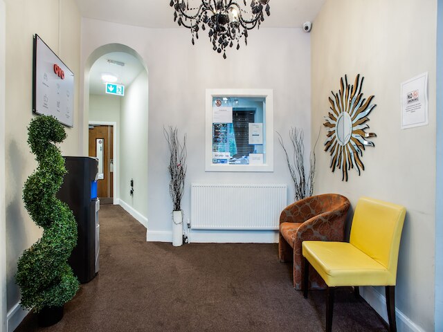 OYO  ザ アーチ ウェンブリー スタジアム