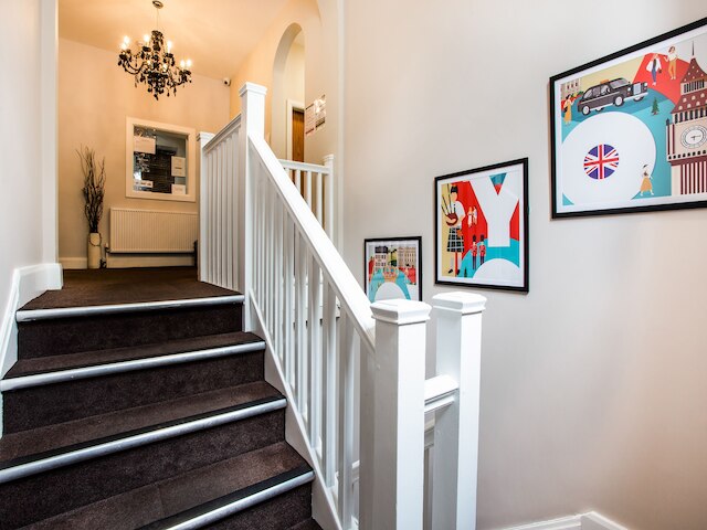 OYO  ザ アーチ ウェンブリー スタジアム