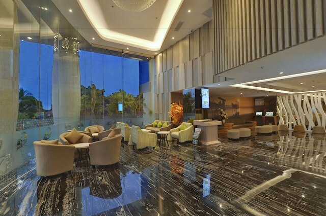 プラチナム アジスチプト ホテル & カンファレンス