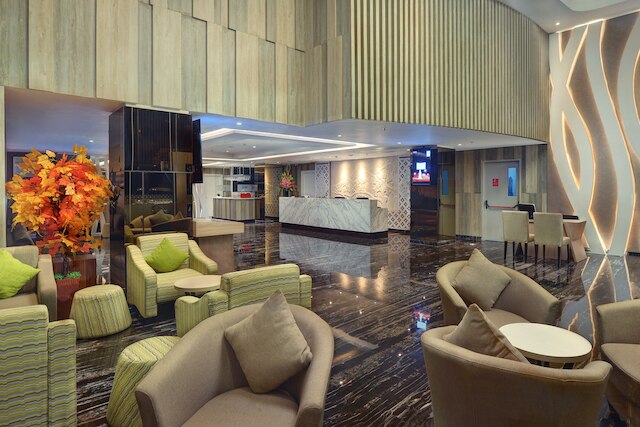 プラチナム アジスチプト ホテル & カンファレンス