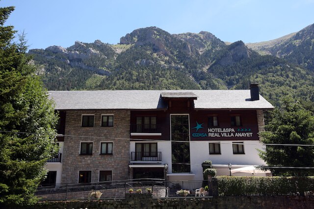 ホテル & スパ リアル ヴィラ アナイェト