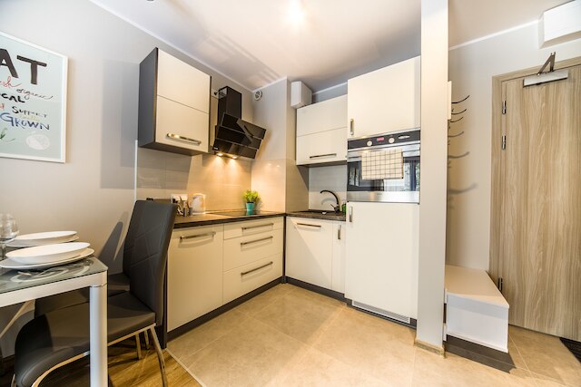 フレンドハウス アパートメンツ – クロボデルスカ