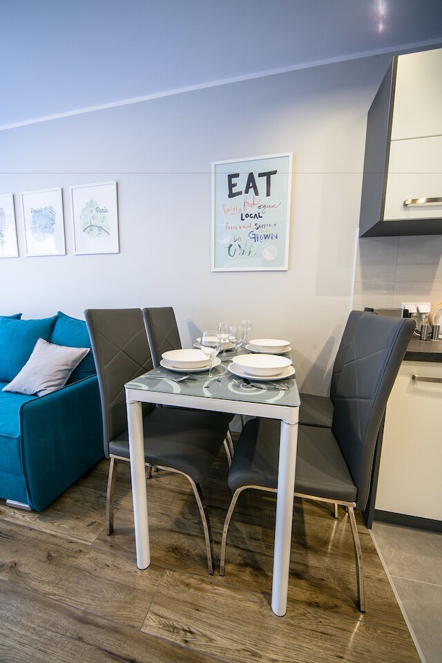 フレンドハウス アパートメンツ – クロボデルスカ