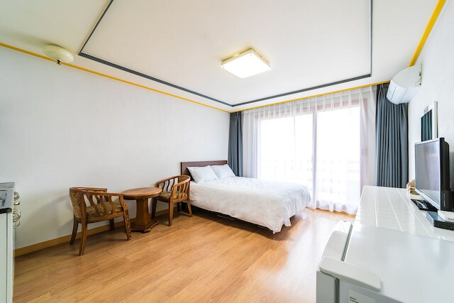 エルマー コンドテル