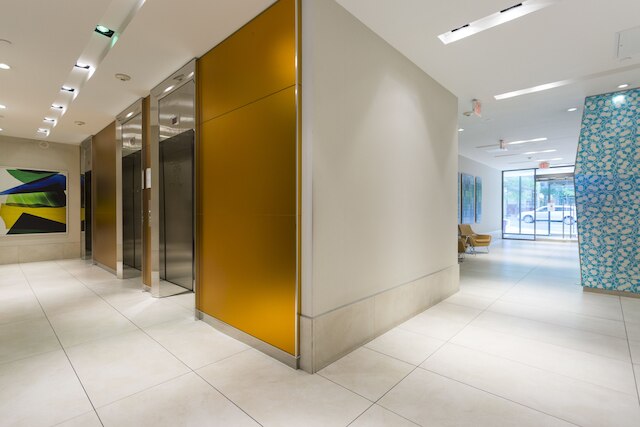 クイックステイ - ラグジュアリー オン ベイ ストリート (ヤング & ブロアー)