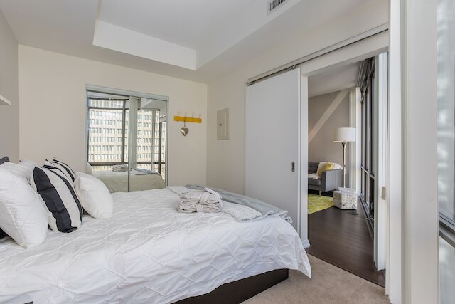 クイックステイ - ラグジュアリー オン ベイ ストリート (ヤング & ブロアー)