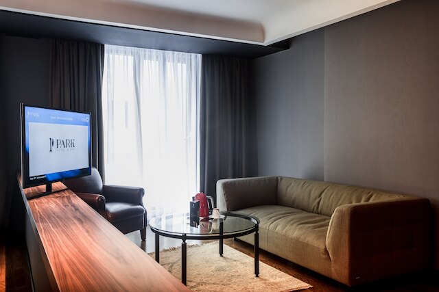 パーク ホテル & スパ