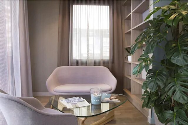 イビス スタイルズ ブール ラ レーヌ