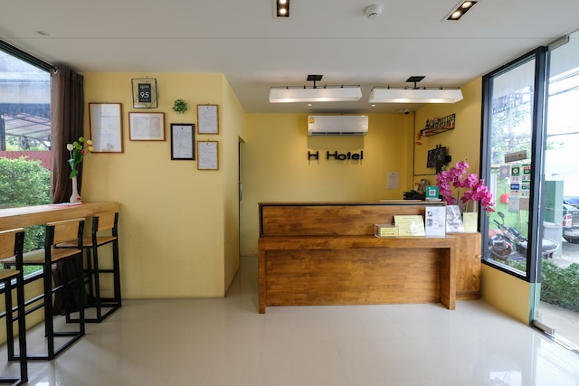 H ホテル フレージング