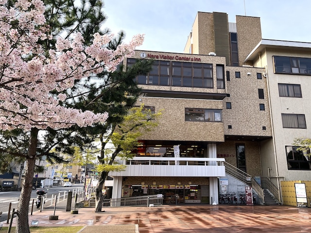 奈良県外国人観光客交流館 (奈良県猿沢イン)