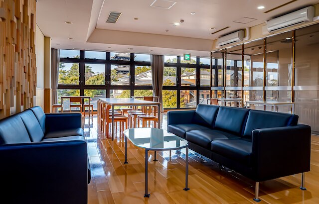 奈良県外国人観光客交流館 (奈良県猿沢イン)