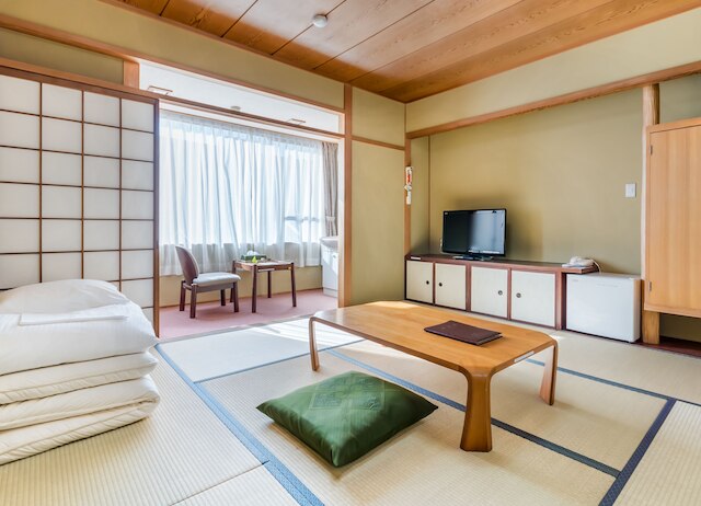 奈良県外国人観光客交流館 (奈良県猿沢イン)