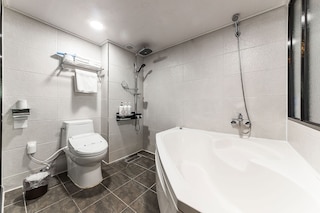 MALU ホテル スウォン