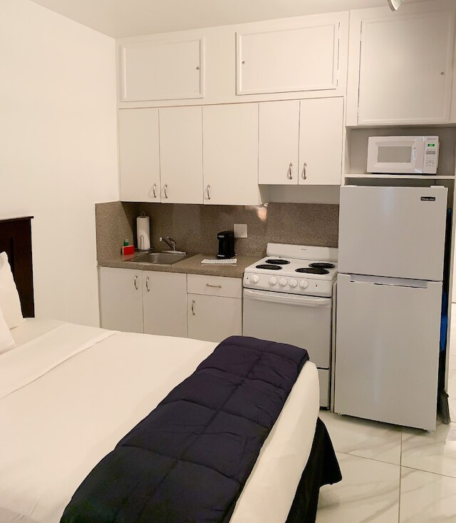 オーシャン フロント カサブランカ スタジオズ ウィズ フル キッチンズ & ビーチ アクセス バイ Bル レンタルズ