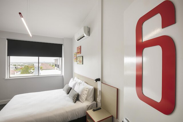 ナイトキャップ アット キャンプ ヒル ホテル