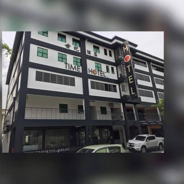 タイム ホテル クチャイ ラマ