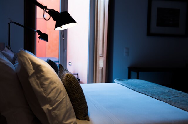 フローラ シアード アパートメンツ