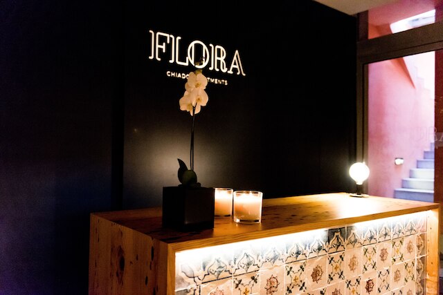 フローラ シアード アパートメンツ