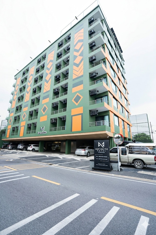 インフィニット ホテル アット ラチャダー