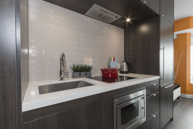 クイックステイ - ヨークビルズ ファイネスト (ヤング & ブロアー)