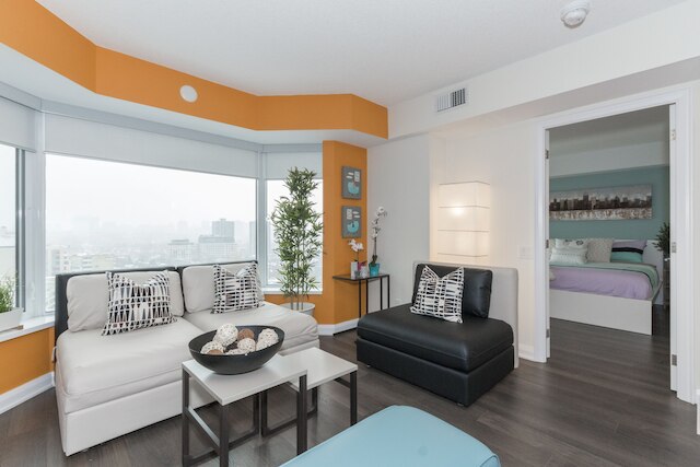 クイックステイ - ヨークビルズ ファイネスト (ヤング & ブロアー)