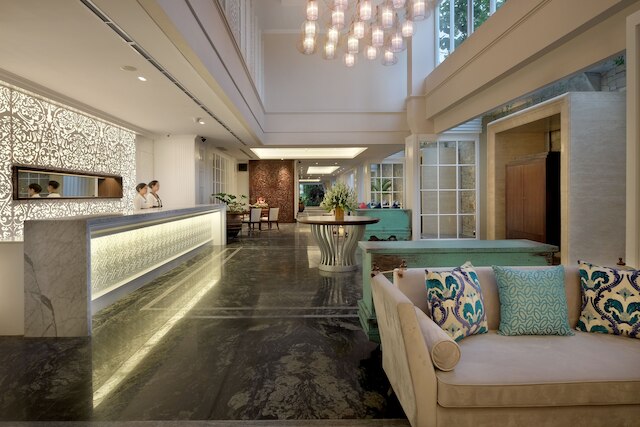 ジャンブルウク オセアノ セミニャック ホテル