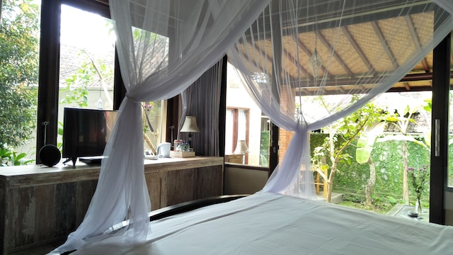 グリヤ スリウェダリ