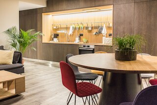 ストラドム 15 アパートメンツ