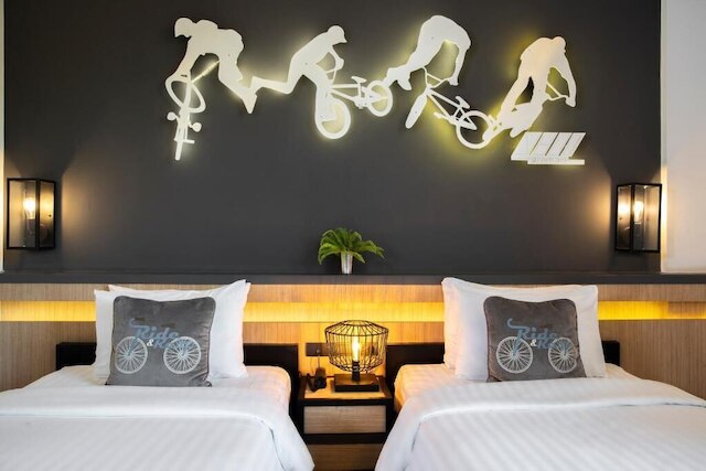 ザ ヴェロズ ホテル & BMX ポンプ トラック