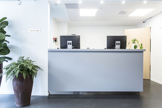 ビズ アパートメント ソルナ