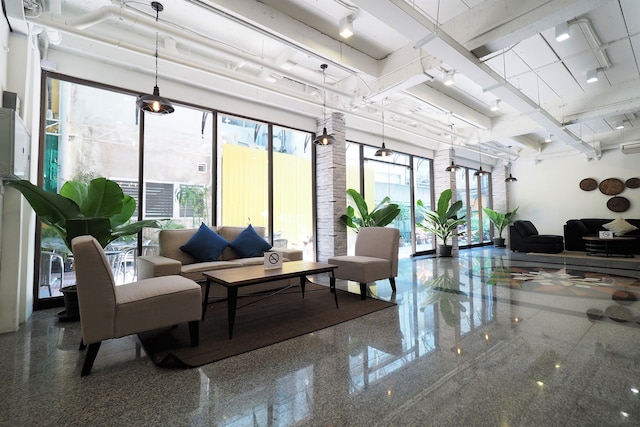 プーラ・シロム