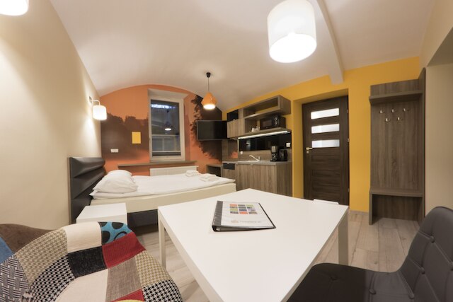 M57 バイ セルフサービスドアパートメント