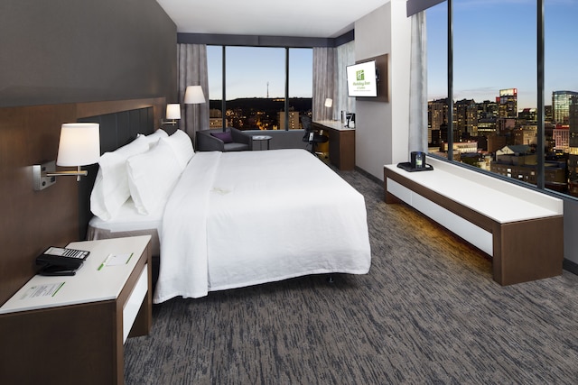 ホリデイ イン ホテル & スイーツ モントリオール センター-ヴィル ウエスト by IHG