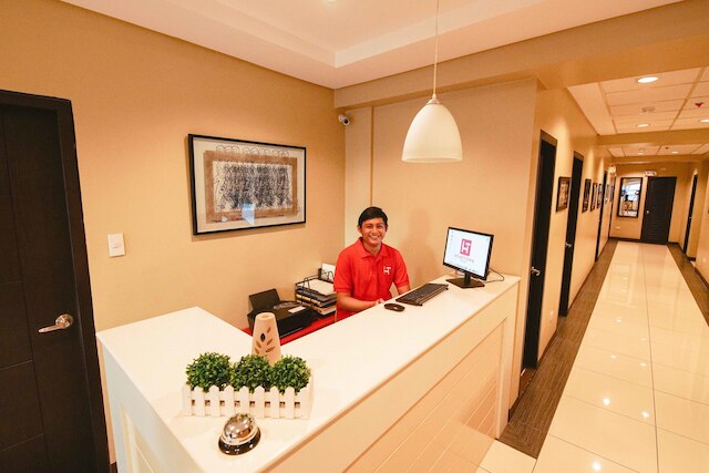 ホームタウン ホテル マカティ - エドサ