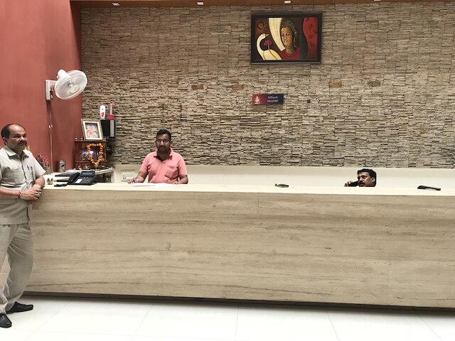 ホテル ナンド カルタール オーキッド スイーツ