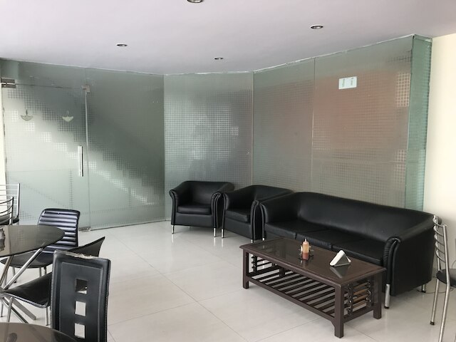 ホテル ナンド カルタール オーキッド スイーツ