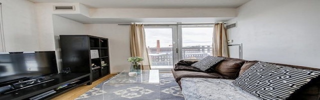 クリーン アンド コージー リバティー ヴィレッジ