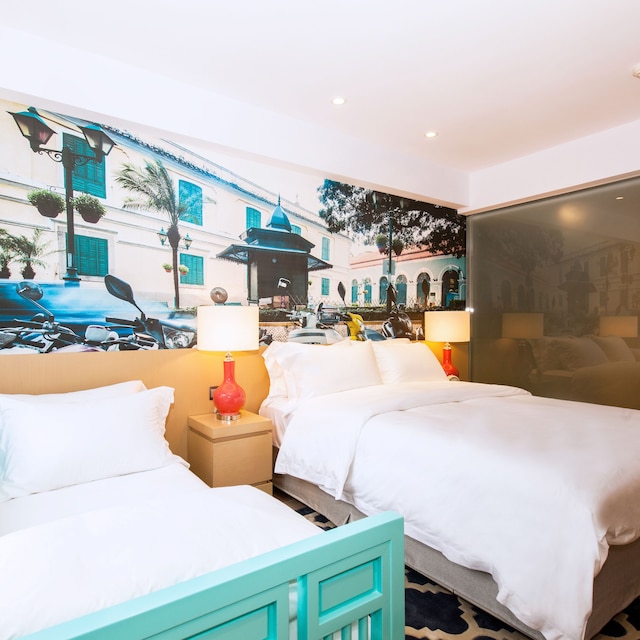 カラヴェル ホテル