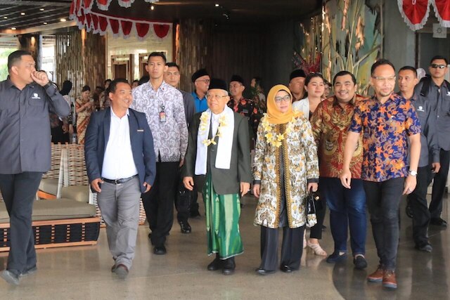 ザ クリスタル ラグジュアリー ベイ リゾート ヌサドゥア