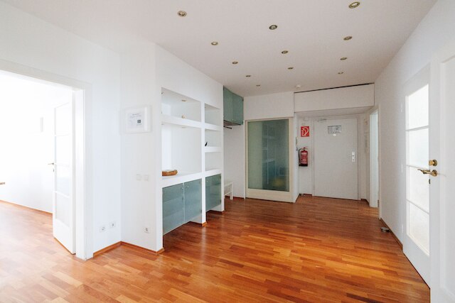 オペラ シティ センター アパートメンツ