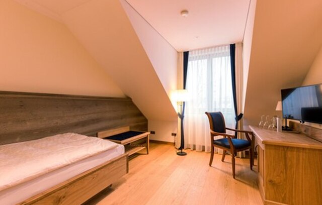 ホテル & ガストシュテッテ ツム エルディンガー ヴァイスブロイ