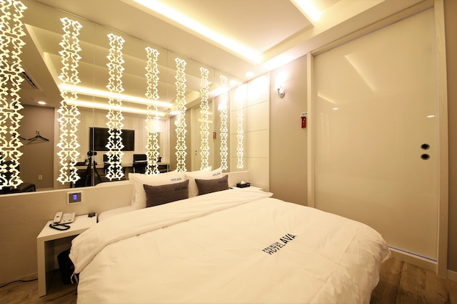 プレミアム アヴァ ホテル ササン