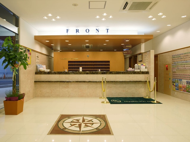 東横 INN 岡山駅西口右