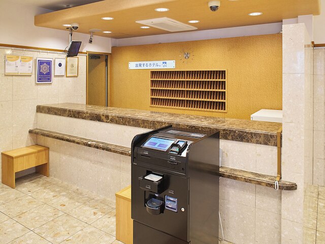 東横 INN 名古屋駅桜通口本館