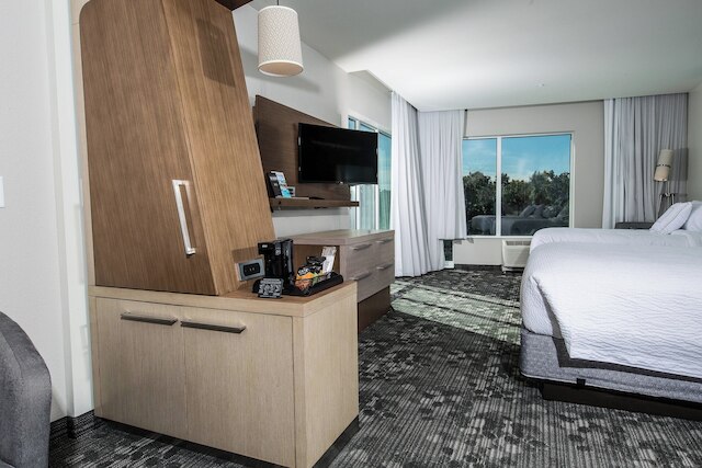 コートヤード・コロンビア・ケイス