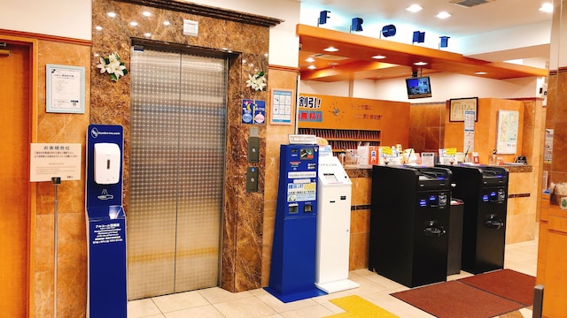 東横 INN 新横浜駅前本館