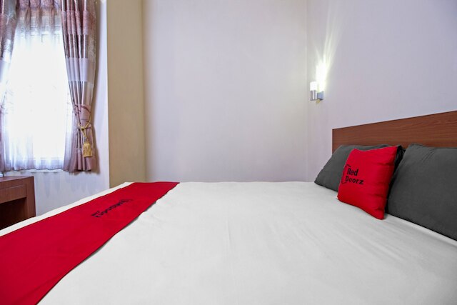 レッドドアーズ ニア トランス スタジオ モール 3