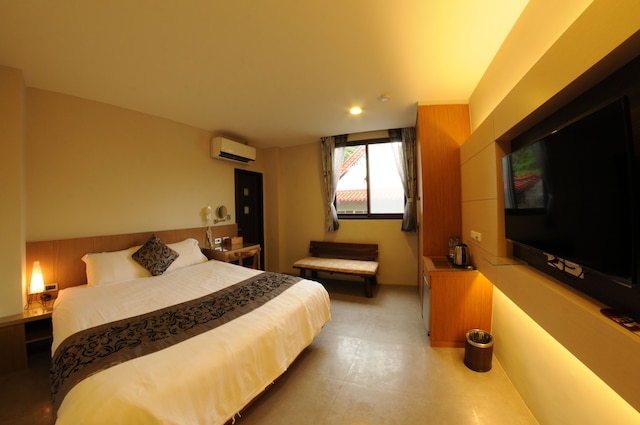 レイクサイド 46 (湖畔 46 民宿)