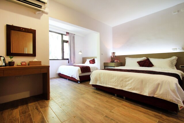 レイクサイド 46 (湖畔 46 民宿)