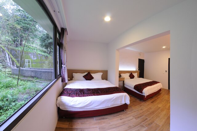 レイクサイド 46 (湖畔 46 民宿)